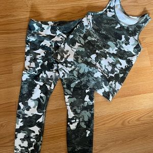 Avia Leggings and tank top. Size 7-8‎
